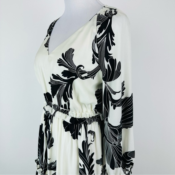 Express Black White Floral Maxi Dress Size Small - Picture 6 of 10